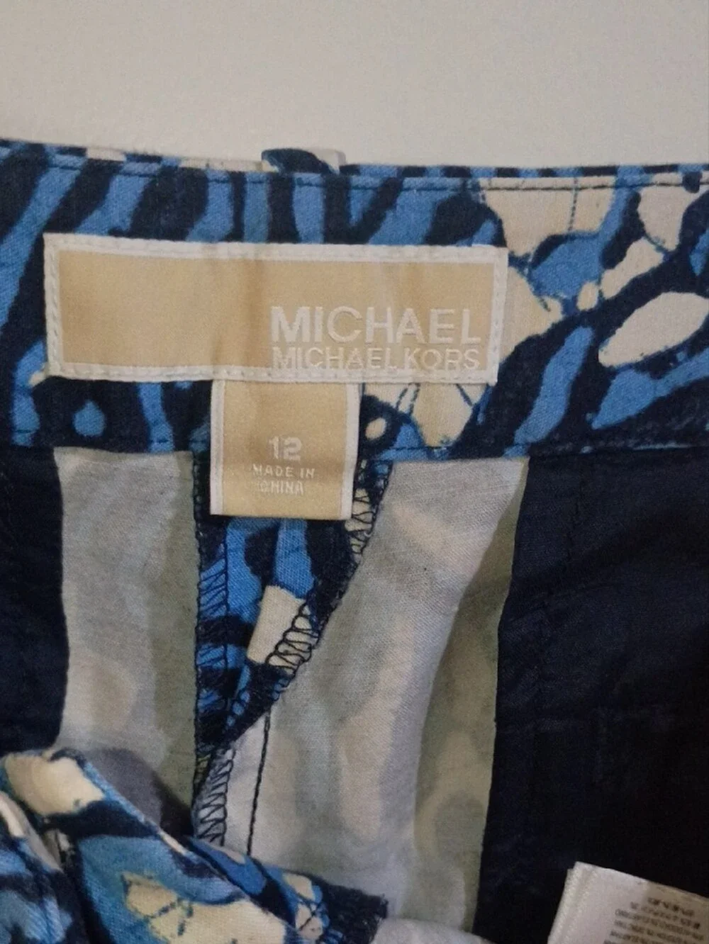 Michael Michael Kors Blue & White Paisley Print Shorts - Size 12